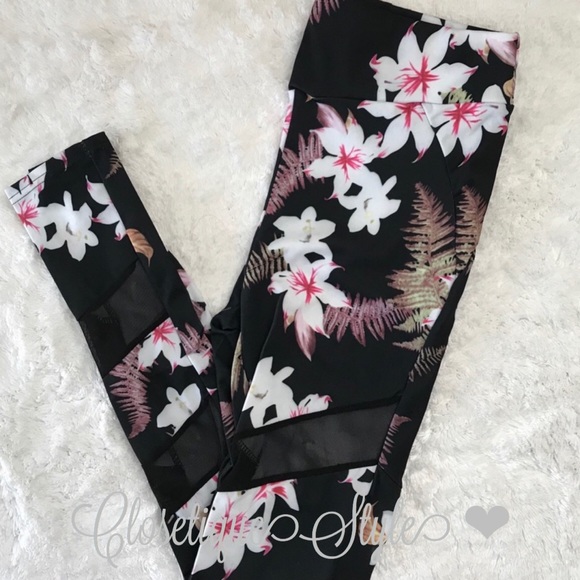 Floral Two Piece Yoga Set - Picture 5 of 8